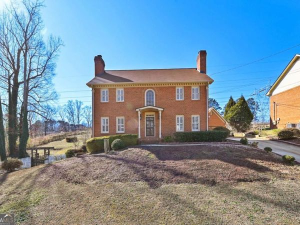 110 Amsterdam Drive SW, Lilburn, GA 30047