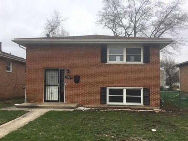 725 E 152nd Street , Phoenix, IL 60426