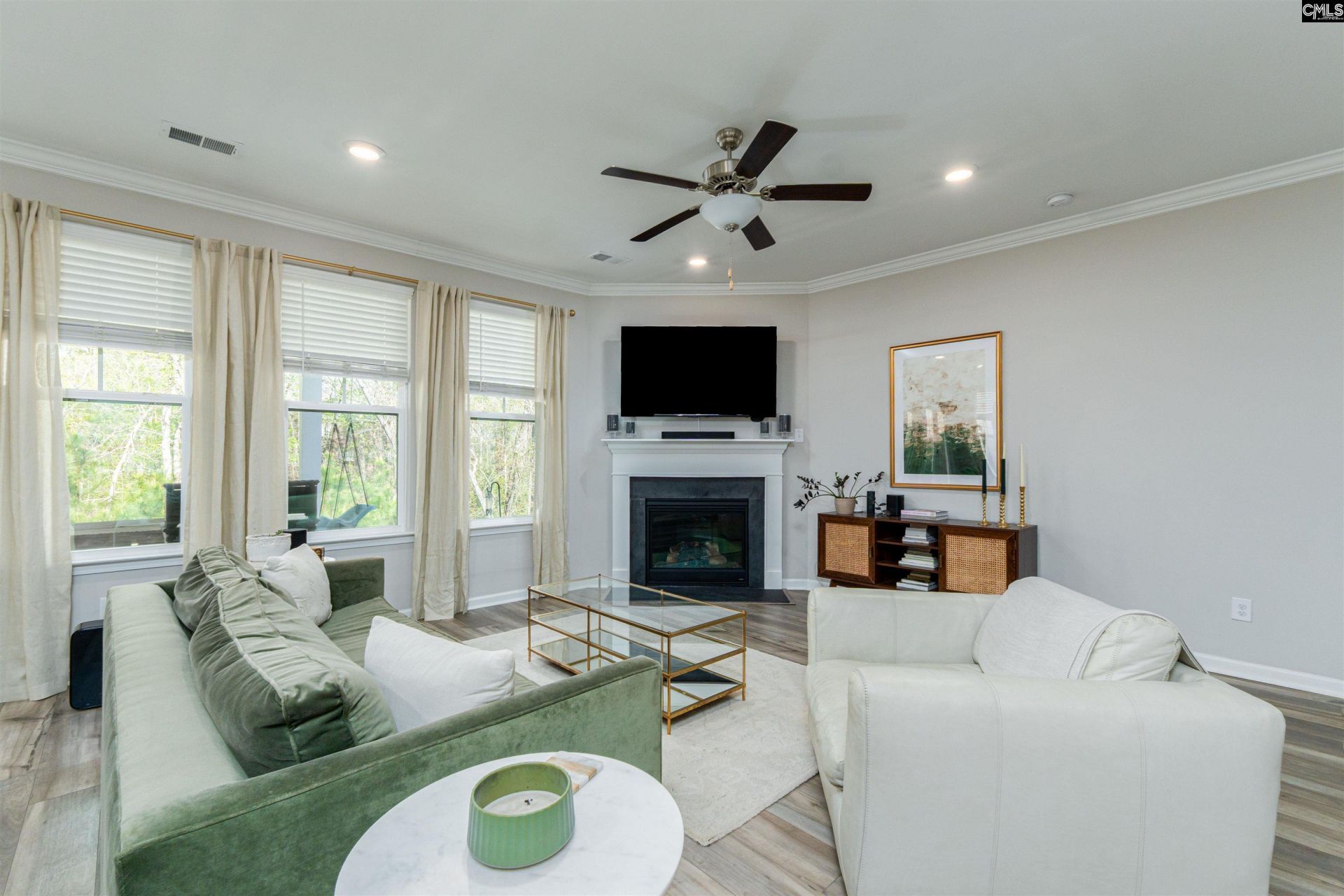 544 Harbour Pointe Drive Photo 11