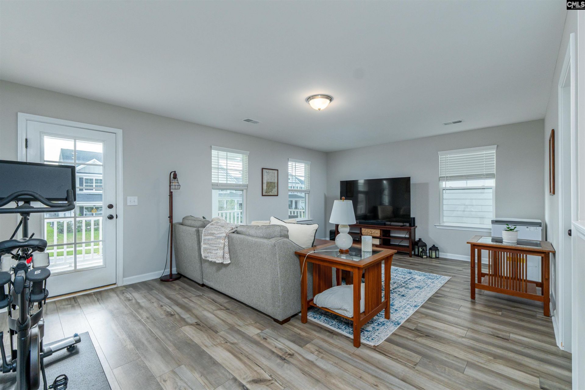 544 Harbour Pointe Drive Photo 23