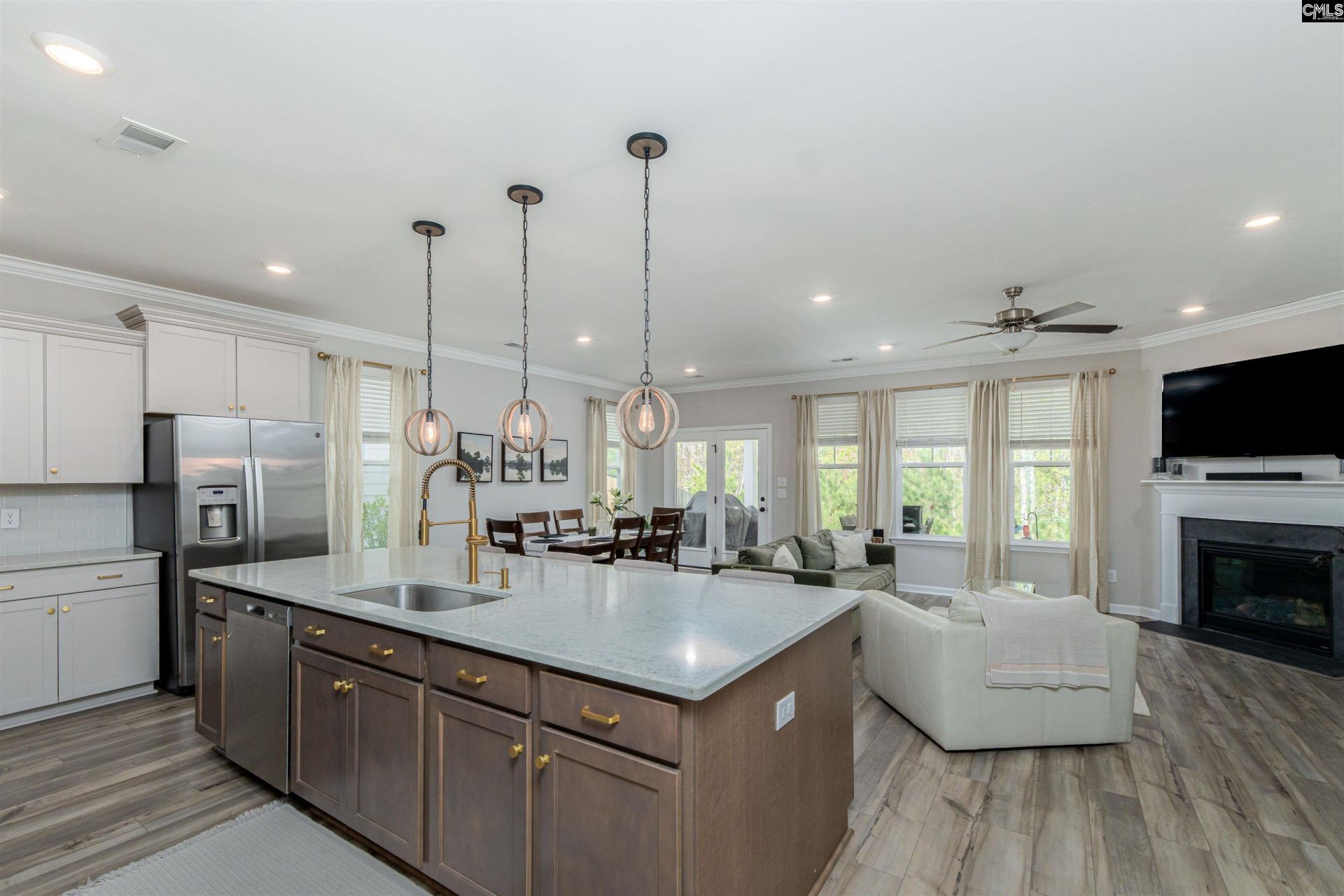 544 Harbour Point Drive  Photo 5