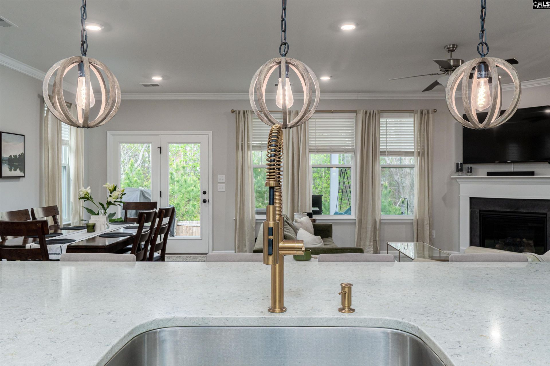 544 Harbour Point Drive  Photo 6