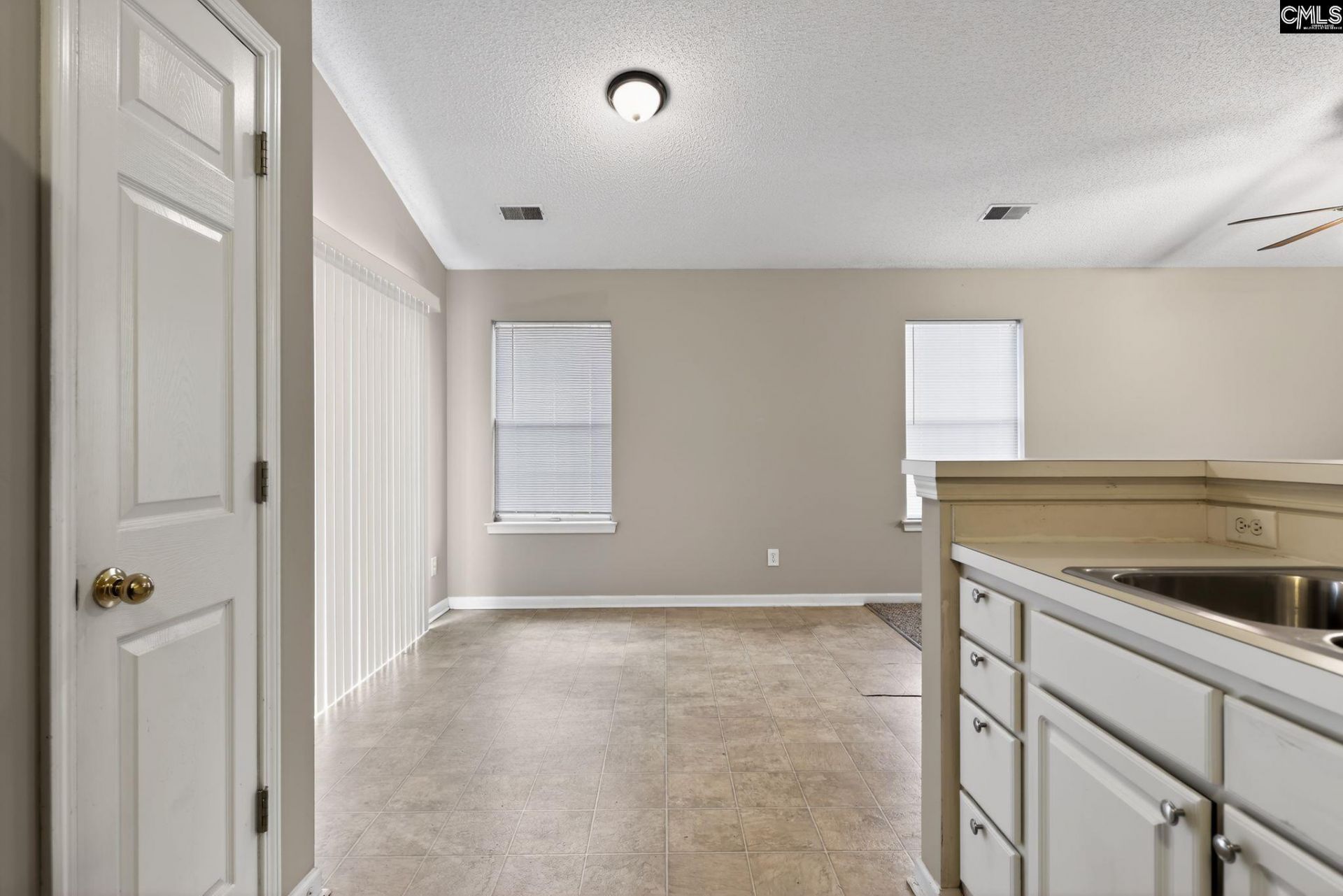 10 Crimson Court  Photo 12