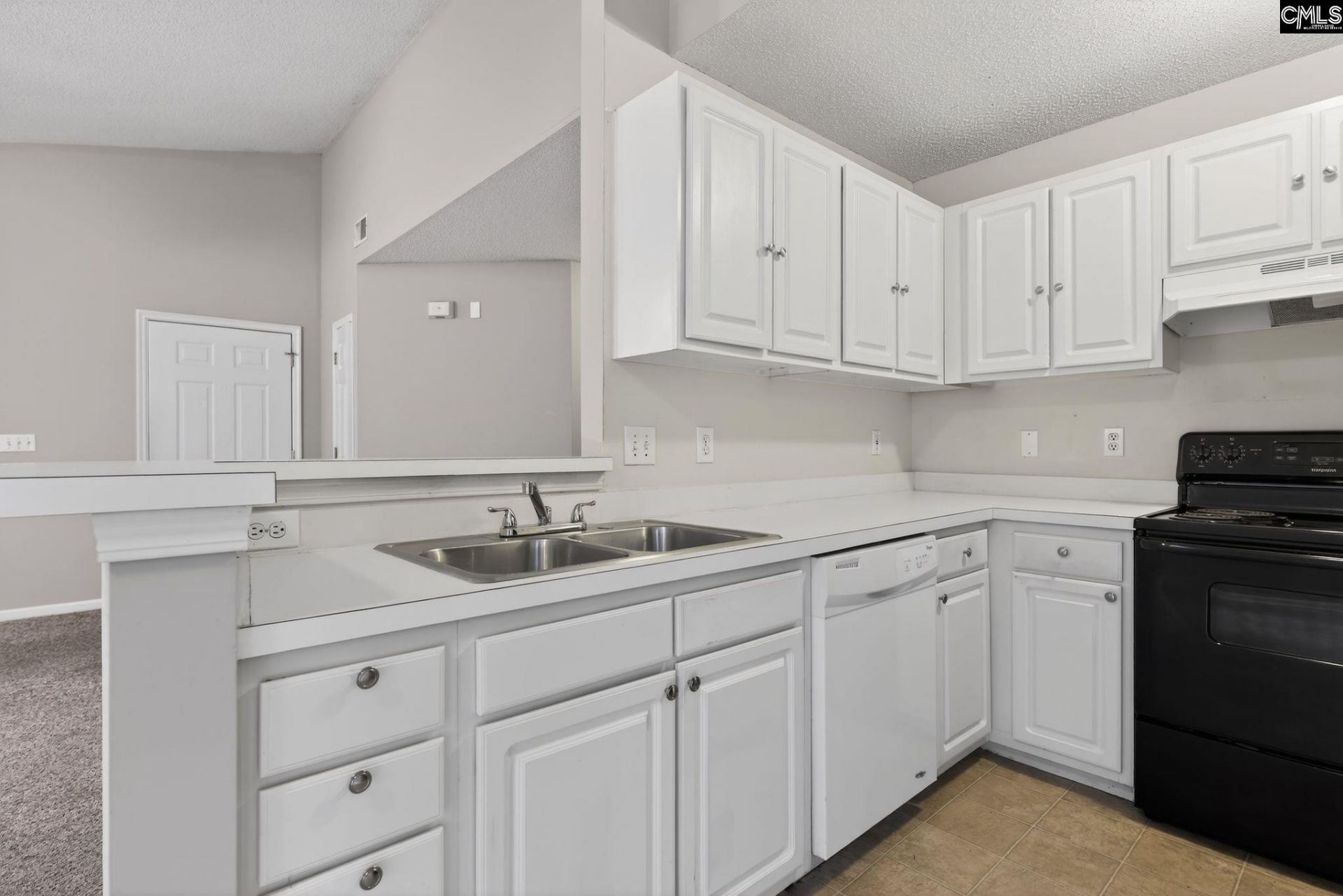 10 Crimson Court  Photo 14