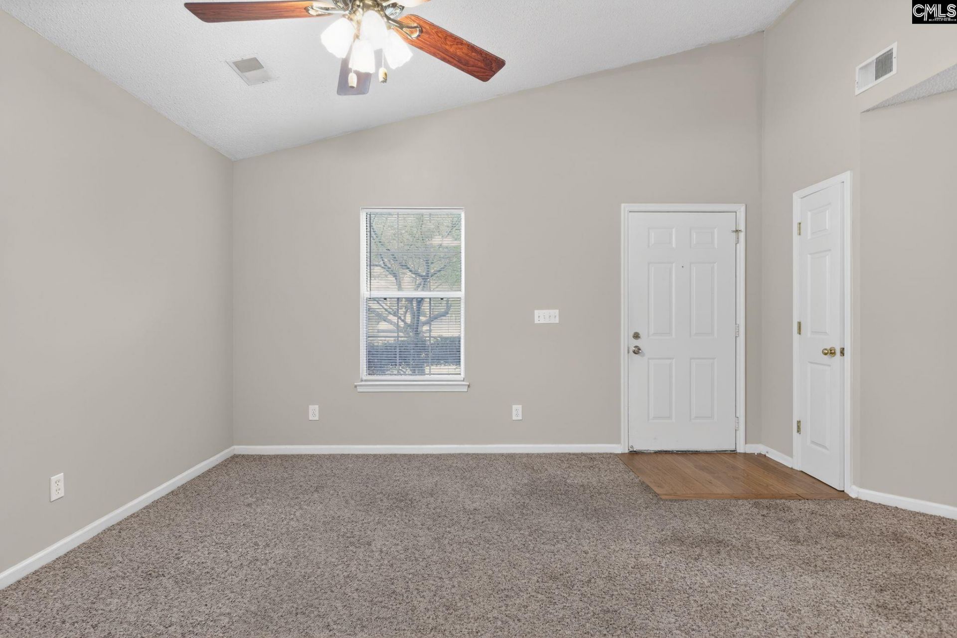 10 Crimson Court  Photo 5