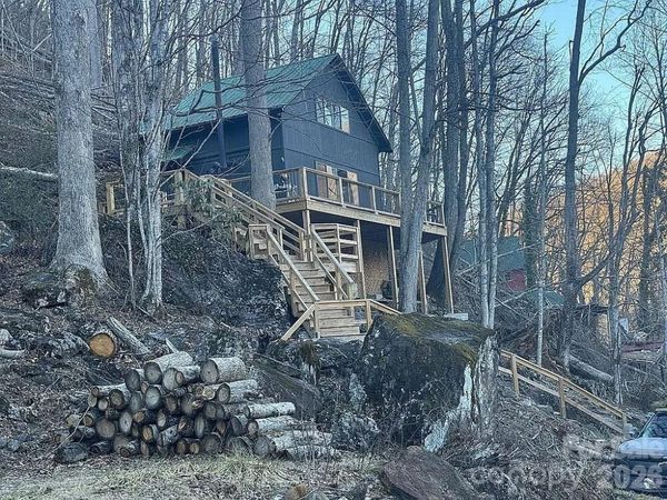 88 Mountain Farm Road, Burnsville, NC 28714
