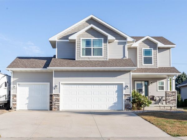 14327 Aurora Avenue , Urbandale, IA 50323