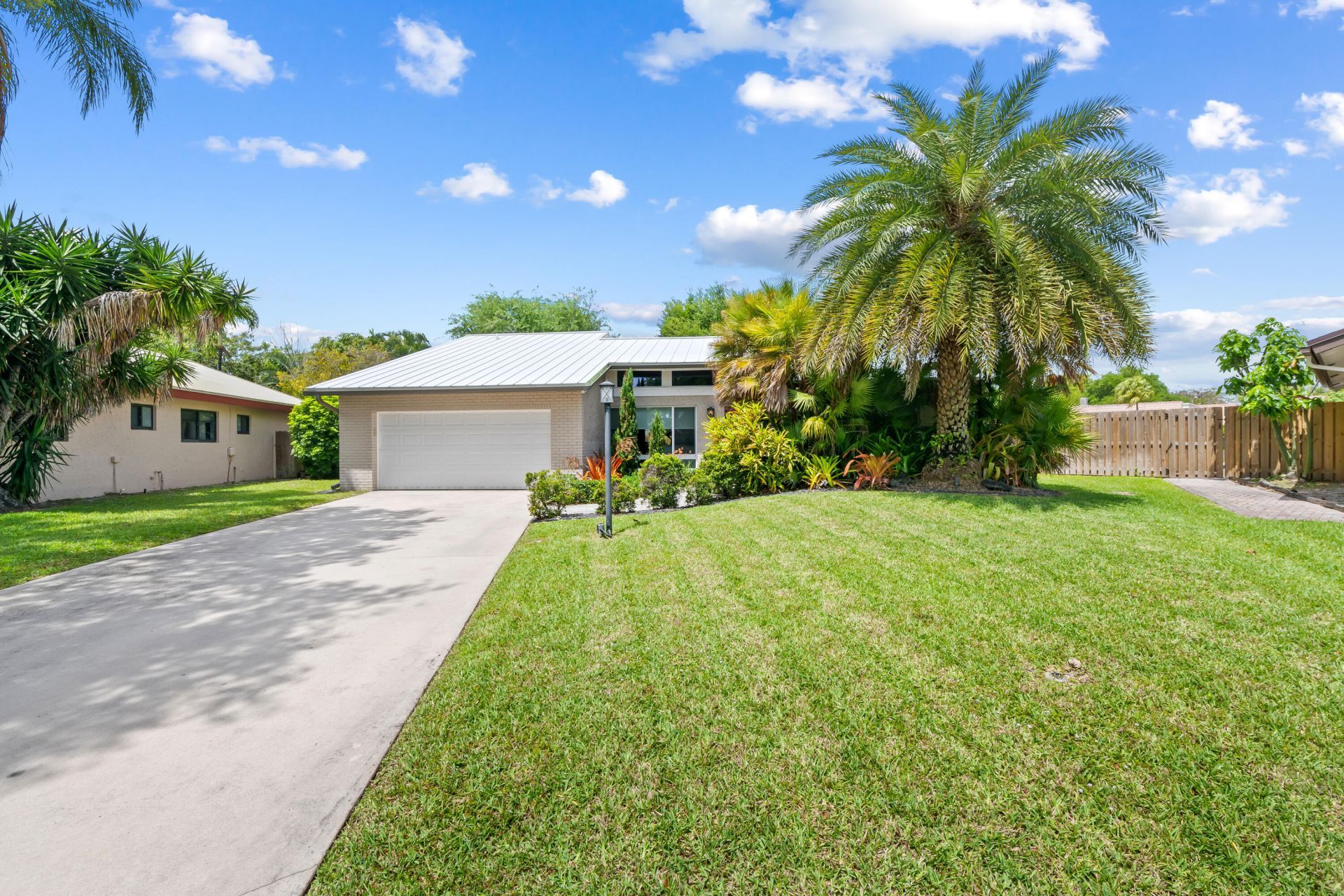 21521 E Hollandaire Dr Drive E, Boca Raton, FL 33433 Photo