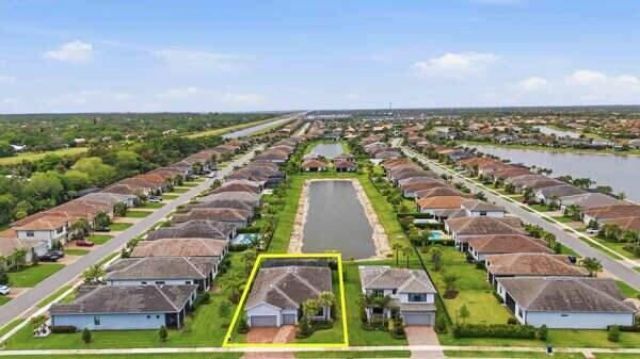 432 SE Filoli Drive, Port Saint Lucie, FL 34984 Photo