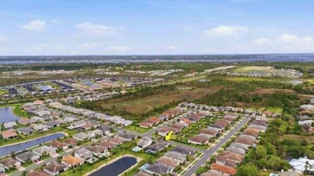 432 SE Filoli Drive, Port Saint Lucie, FL 34984 Photo