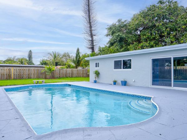 1760 NW 18th Street NW, Fort Lauderdale, FL 33311