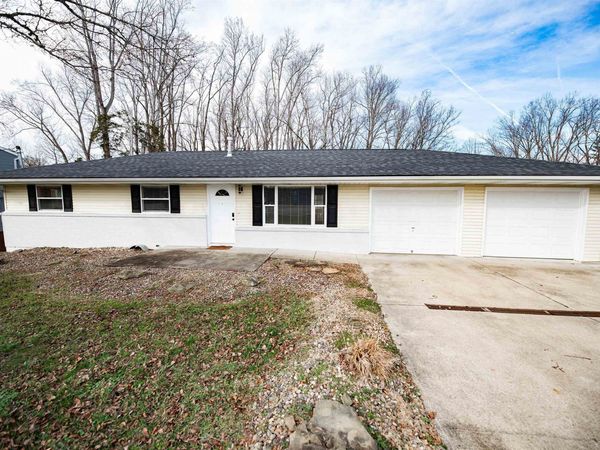 535 East Pea Ridge Road, Huntington, WV 25705