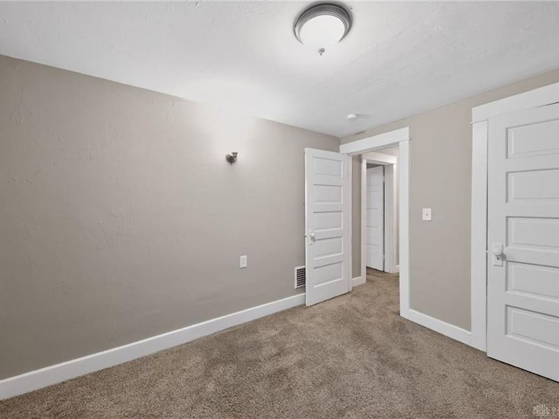 2100 S Smithville Road, Dayton, OH 45420 Photo 15