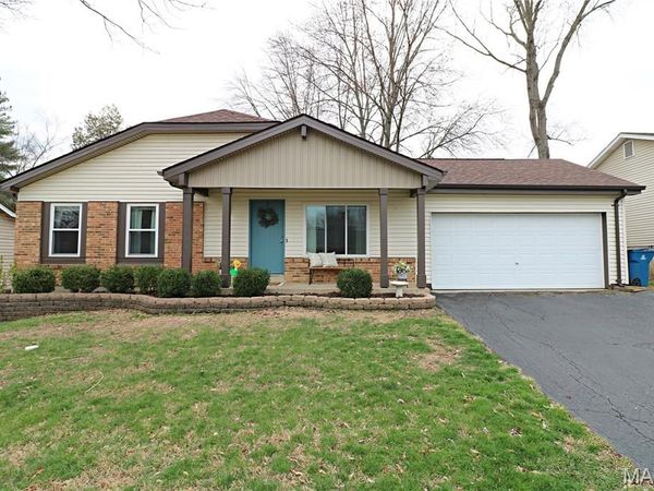 410 Woodland Hill Court, Manchester, MO 63021