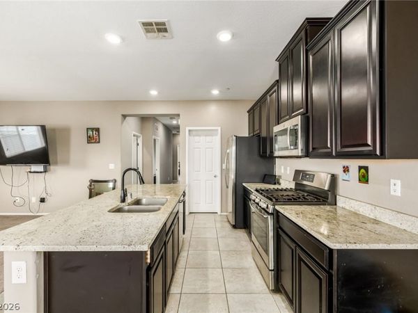 2715 Amazing Meadows Avenue, Unit 2181, North Las Vegas, NV 89031