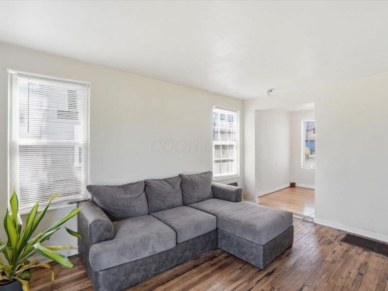 1037-1039 S James Road, Columbus, OH 43227 Photo 4