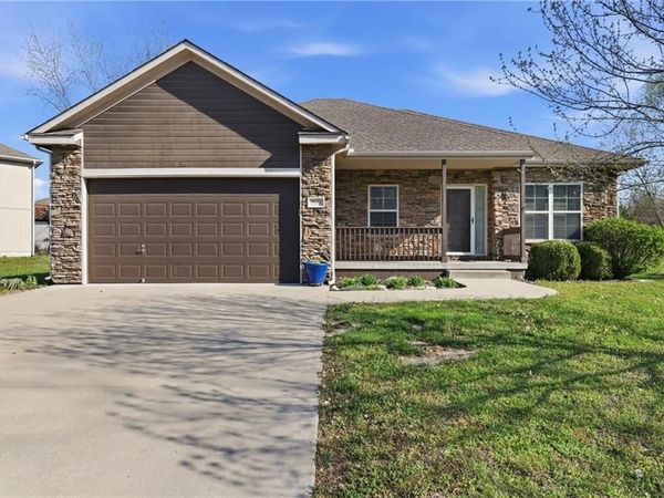 1611 NW Nicholas Drive, Grain Valley, MO 64029