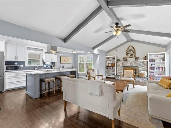 10014 Rosehill Road, Lenexa, KS 66215