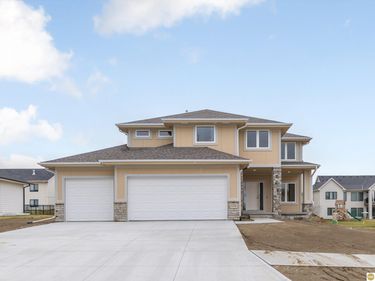 5504 N 205 Street , Elkhorn, NE 68022
