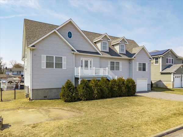 10 Delta Road, Massapequa, NY 11758