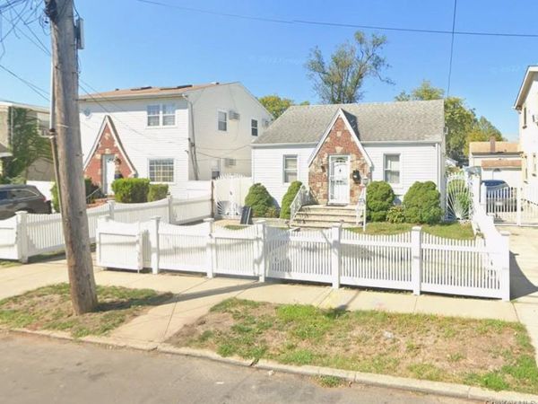 11922 237th Street , Cambria Heights, NY 11411