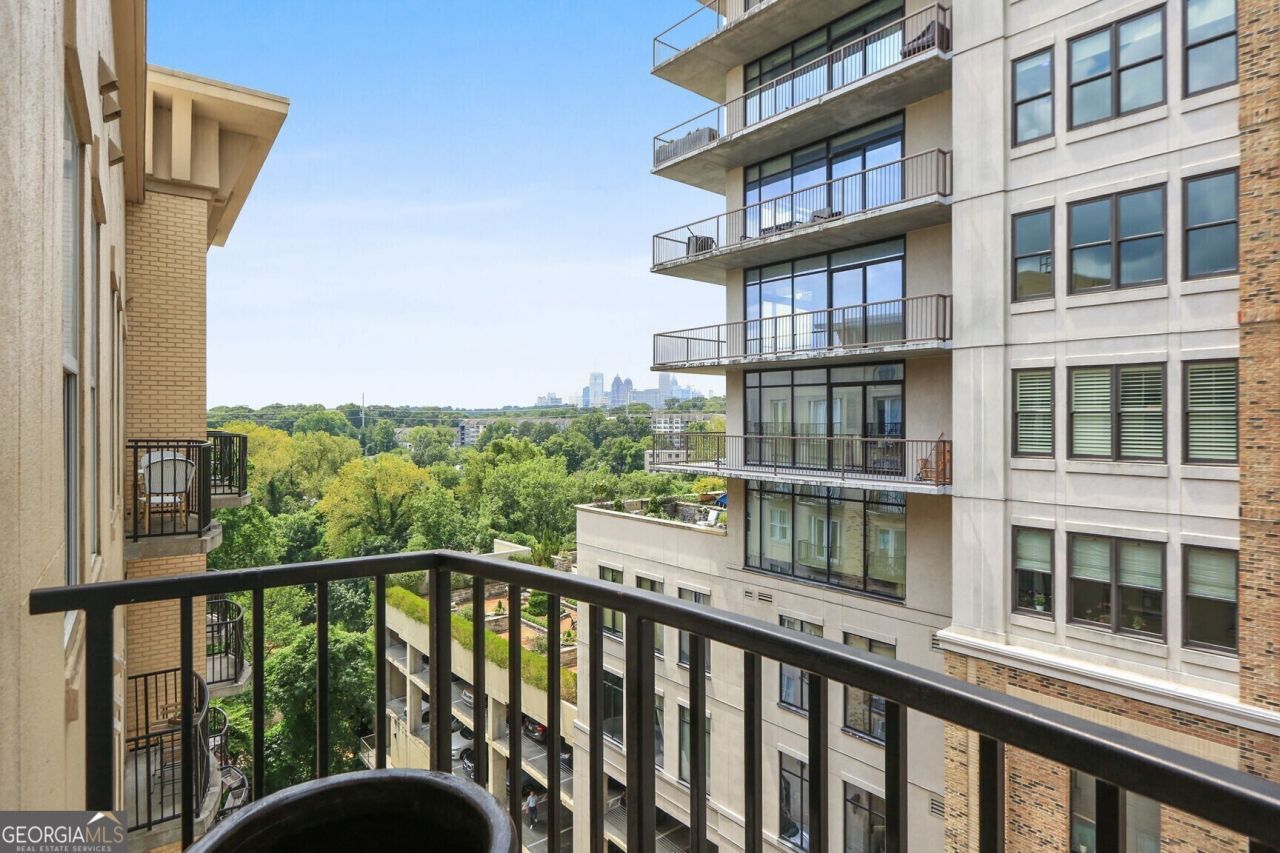 2255 Peachtree Road Ne, Unit 825, Atlanta, GA 30309 Main Photo