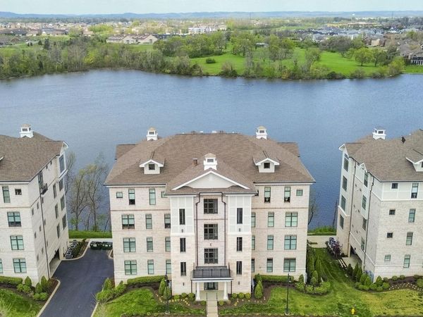 1024 Club View Dr, Unit E 102, Gallatin, TN 37066