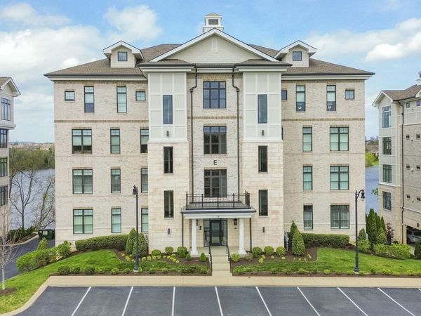 1024 Club View Dr , Unit E 102, Gallatin, TN 37066