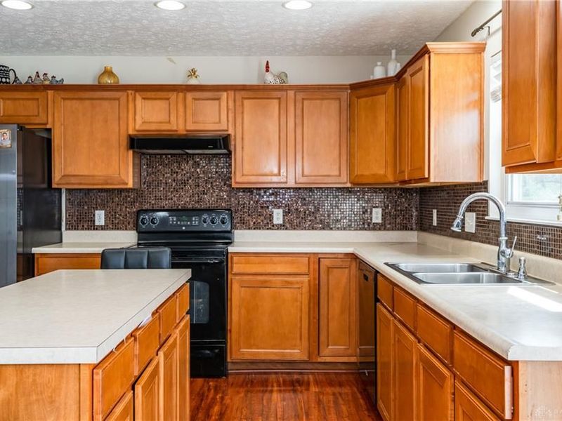 3020 Mugavin Court, Riverside, OH 45424 Photo 10