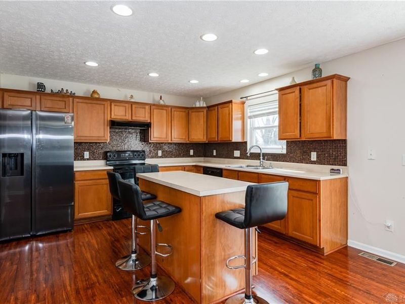 3020 Mugavin Court, Riverside, OH 45424 Photo 7