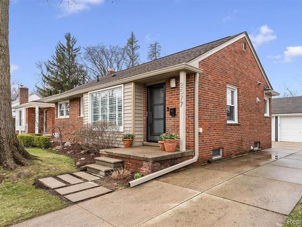 2577 Buckingham Avenue, Birmingham, MI 48009