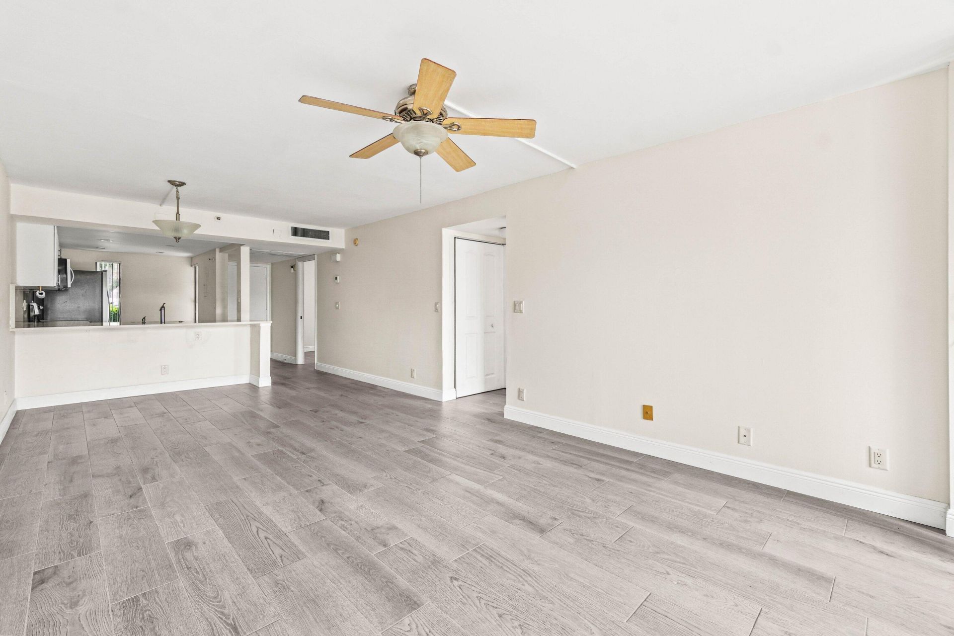 17 Royal Palm Way, Unit 103, Boca Raton, FL 33432 Photo