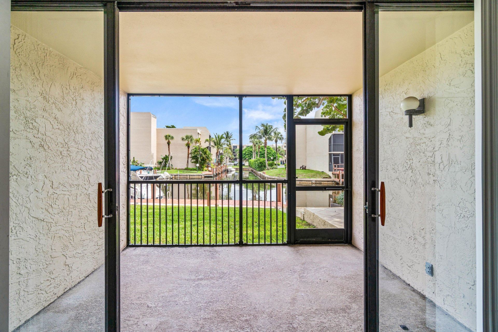17 Royal Palm Way, Unit 103, Boca Raton, FL 33432 Photo