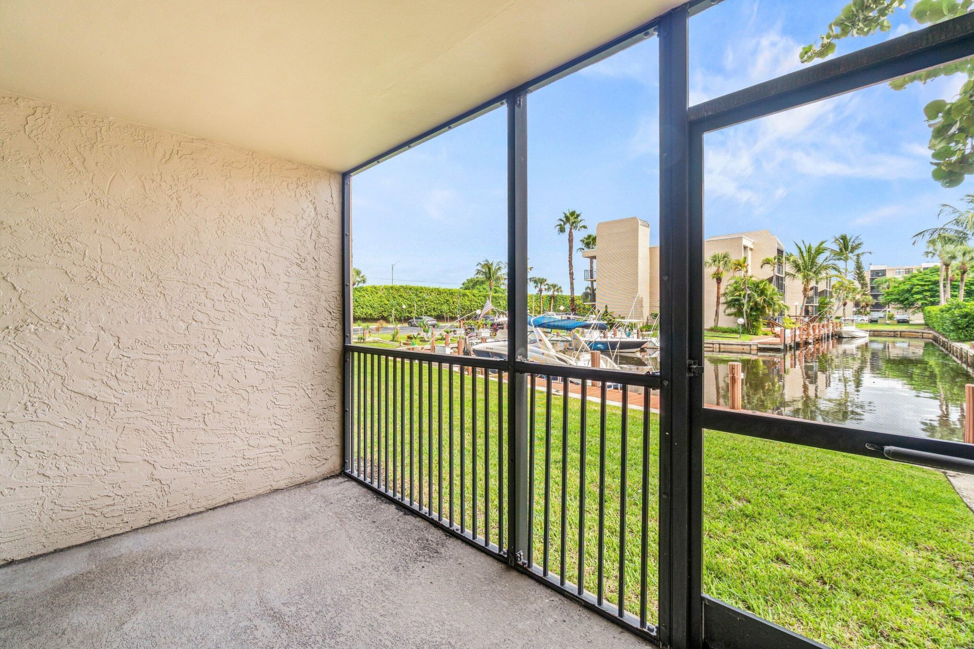 17 Royal Palm Way, Unit 103, Boca Raton, FL 33432 Photo