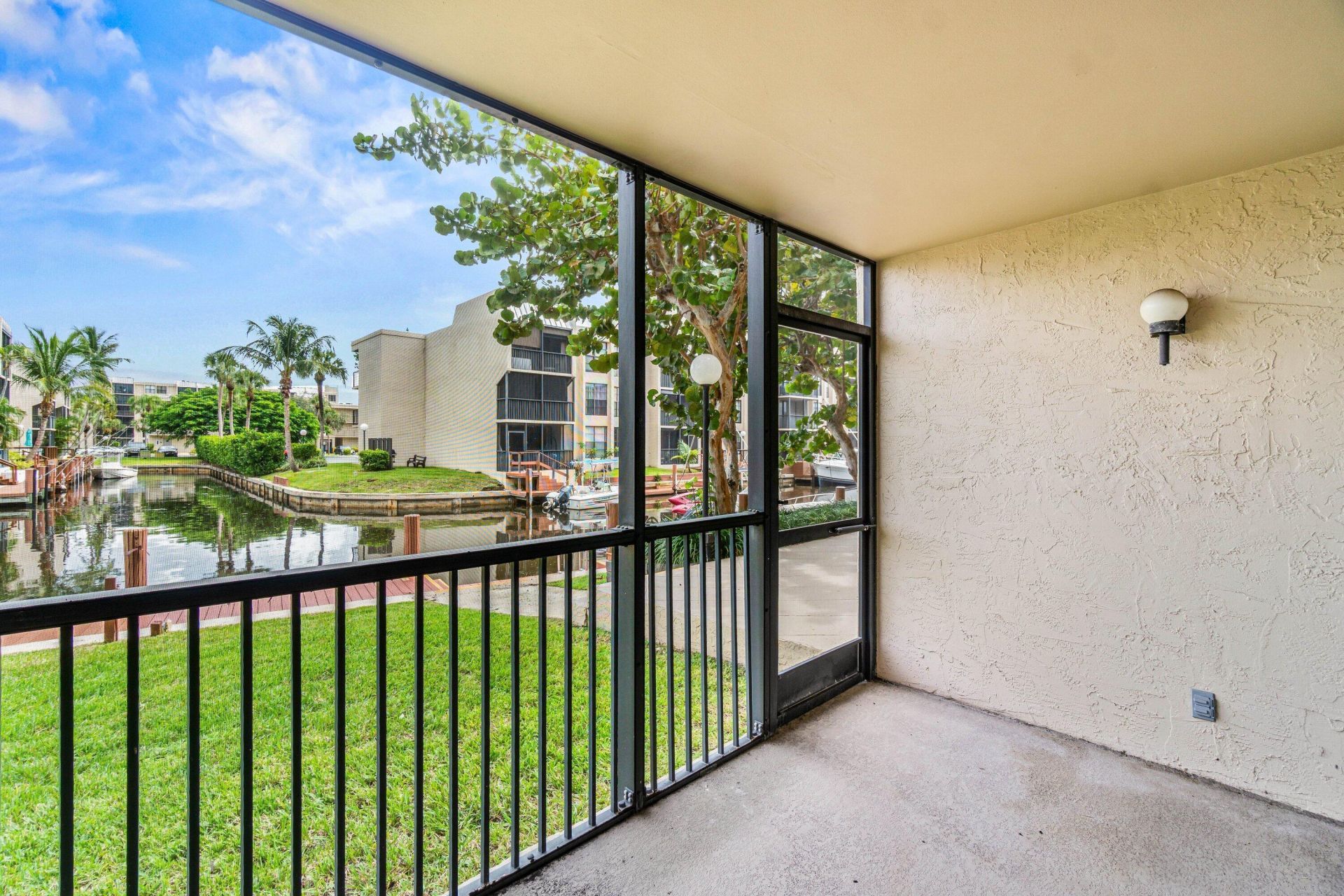 17 Royal Palm Way, Unit 103, Boca Raton, FL 33432 Photo