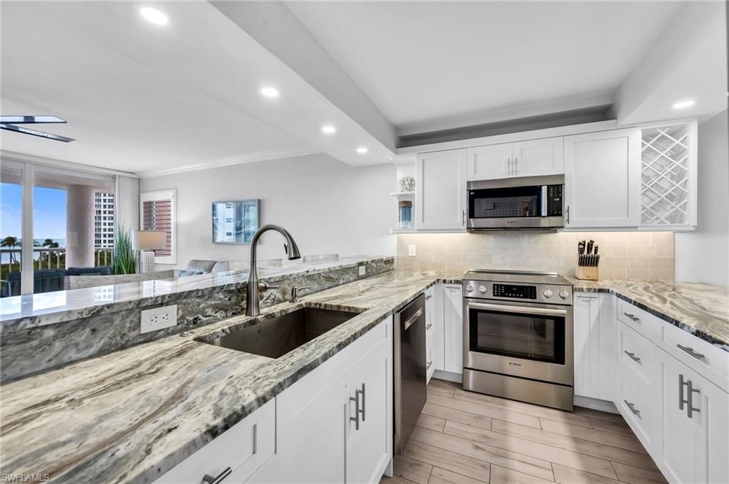 40 Seagate Dr , Unit 303A, Naples, FL 34103 Photo