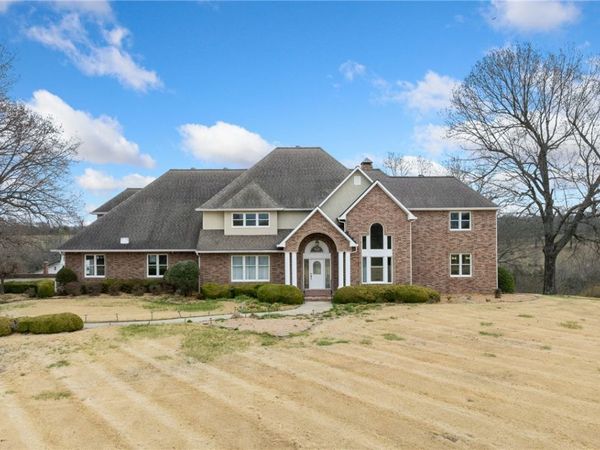 2734 Wolf Springs Road, Harrison, AR 72601