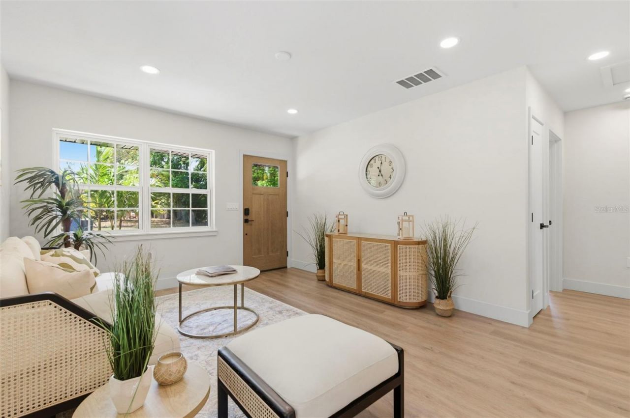 8051 26th Avenue N, Saint Petersburg, FL 33710 Photo