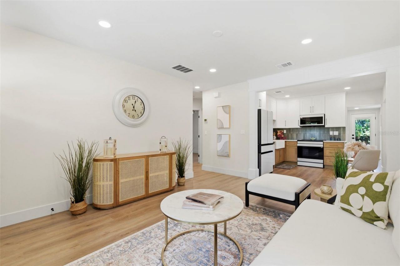 8051 26th Avenue N, Saint Petersburg, FL 33710 Photo