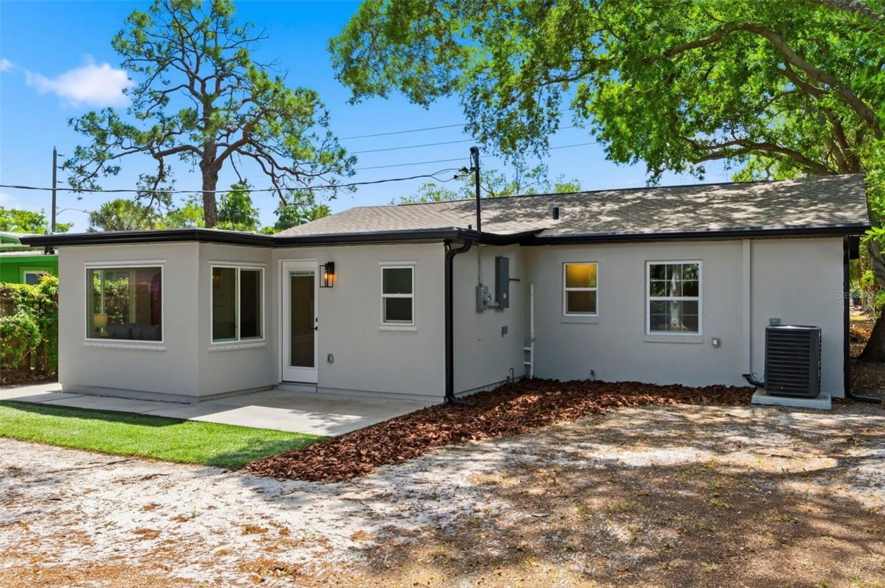 8051 26th Avenue N, Saint Petersburg, FL 33710 Photo