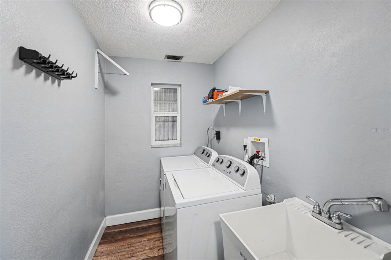 2561 Blackwood Circle, Clearwater, FL 33763 Photo