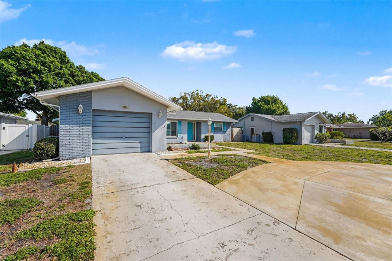 2561 Blackwood Circle, Clearwater, FL 33763 Photo