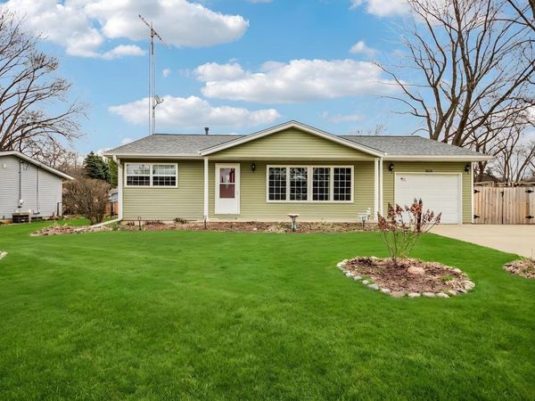 1618 Pine Trail , Sycamore, IL 60178