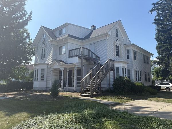 28 Peck Street, Unit 3, Attleboro, MA 02703