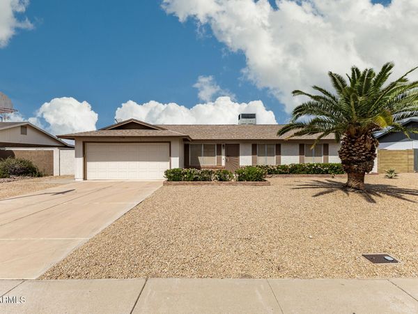 7926 W SHANGRI LA Road, Peoria, AZ 85345