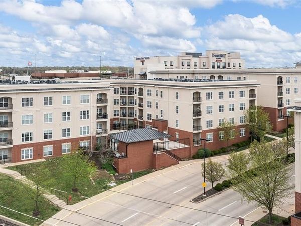 1251 Strassner Drive , Unit 2112, Brentwood, MO 63144