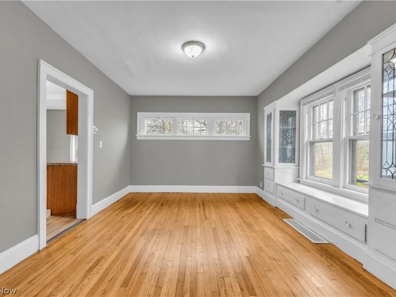 13409 S Parkway Drive, Garfield Heights, OH 44105 Photo 11