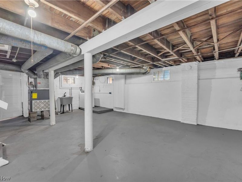 13409 S Parkway Drive, Garfield Heights, OH 44105 Photo 28