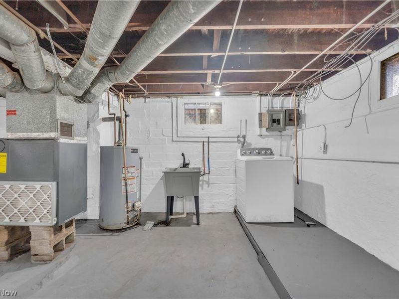 13409 S Parkway Drive, Garfield Heights, OH 44105 Photo 29