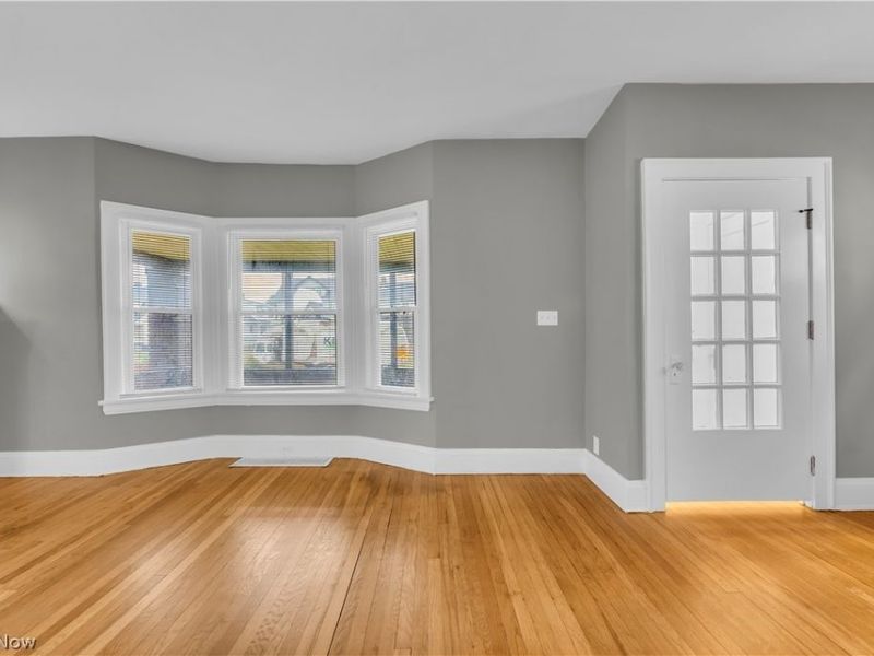 13409 S Parkway Drive, Garfield Heights, OH 44105 Photo 4